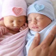 Вязаная крючком Детская весенняя шапка, шапка для новорожденного с сердечком для маленьких девочек, хлопковая вязаная Шапочка, Детские Полосатые шапки, шапка для малышей, аксессуары