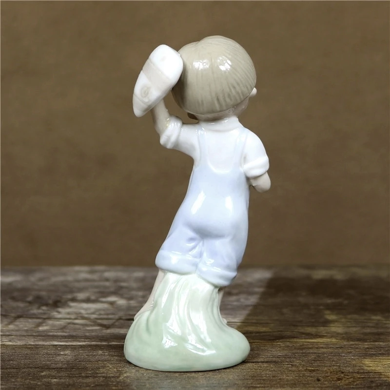 Миниатюрная керамическая фигурка мальчика школьника из фарфора|crafts|craft buttonsfurnished