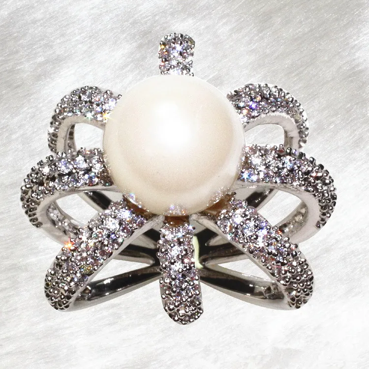 

AlooWay New Arrival simulated Pearls Rings For Women Octopus Modeling Inlaid Zircon Female Ring Fashion Jewelry