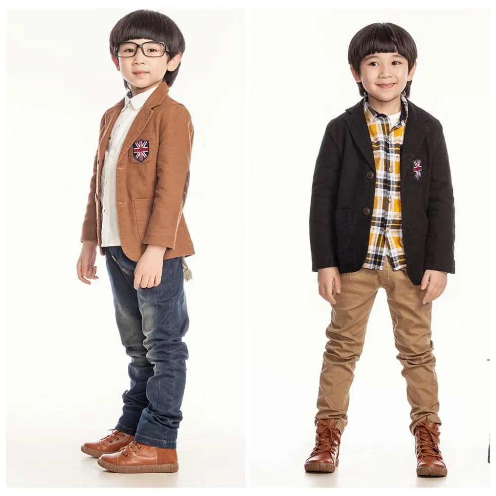 Poco informal chaqueta del muchacho adolescente muchacho
