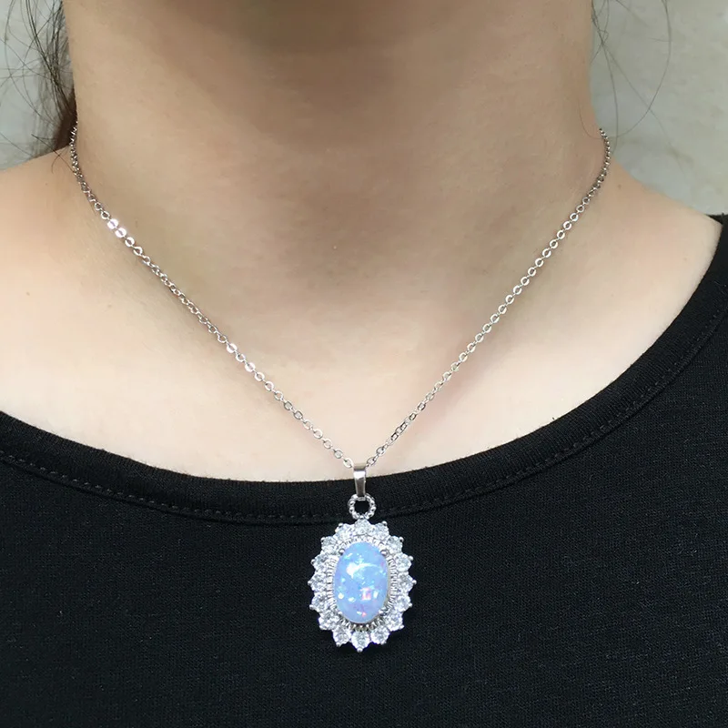 Zirconia pendant necklace