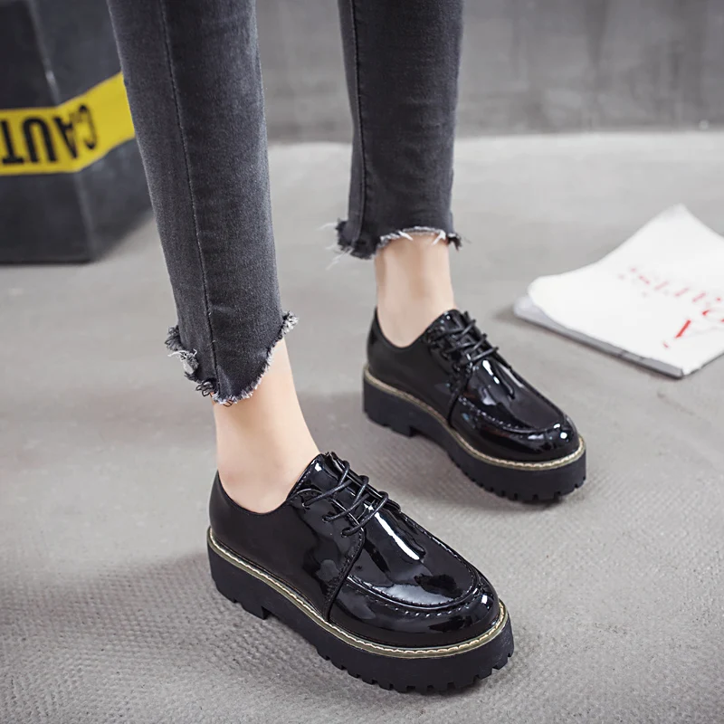 

2019 Ladies Fashion Casual Fringed Bow Pointed Black Women's Shoes Flat Shoes Women's Shoes Comfortable Non-slip Patent Leather