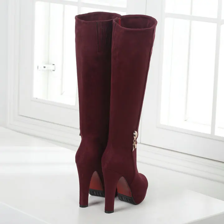 Женские сапоги до колена из флока на платформе и высоком квадратном каблуке; модные сапоги на молнии; сезон осень-зима; женская обувь; цвет черный, коричневый, винно-красный