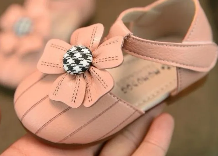 Детская кожаная обувь с цветочным принтом; нескользящая обувь для малышей; обувь принцессы для девочек с мягкой подошвой