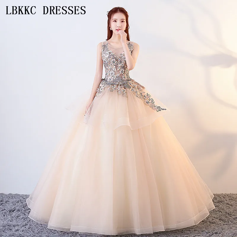 

Chamapgne Quinceanera Dresses Ball Gown Embroidery Beads Sweet 16 Dresses Sleevelesss Vestido De Quinceanera 2018 Sweet