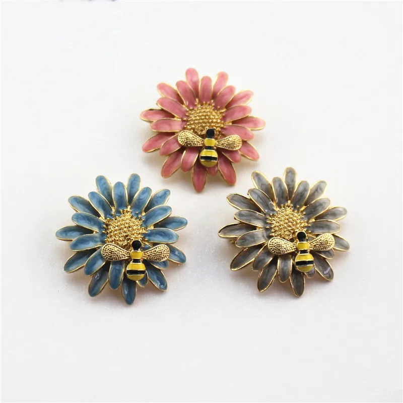 

2019 European American new color glaze drops honey bee Daisy flowers fashion simple female wild brooch