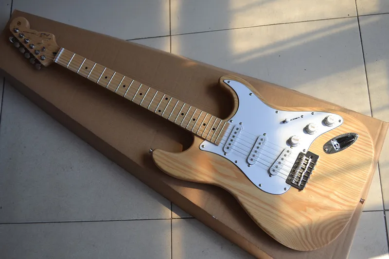 

free delivery high quality ST electric guitar Wooden instinctive quality