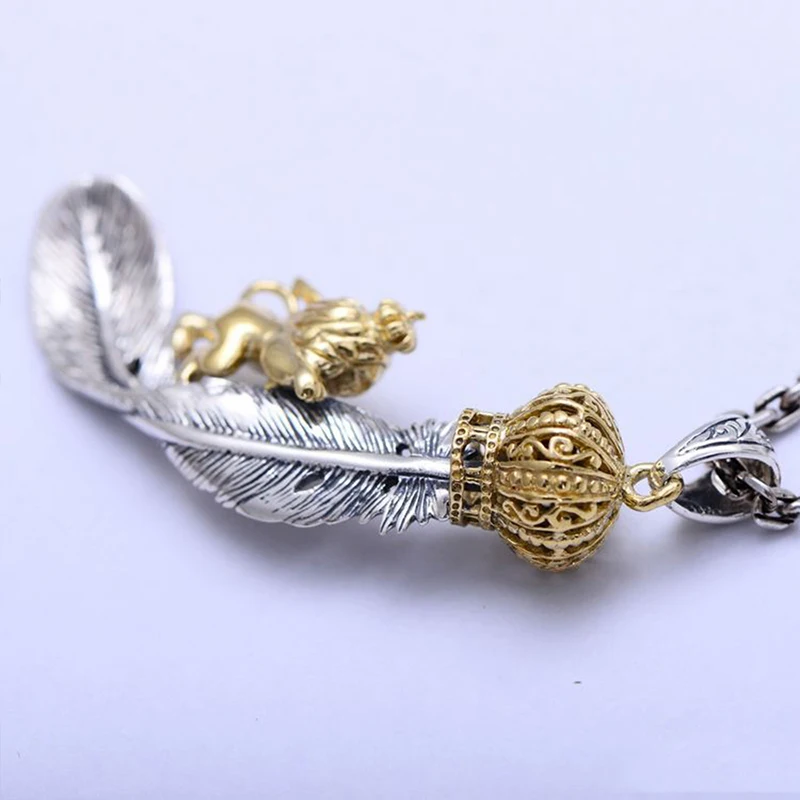MetJakt-Vintage-Lion-Climbing-on-Crown-Feathers-Pendant-Solid-925-Sterling-Silver-Pendant-for-Necklace-Unisex (3)