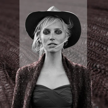 

2017 Lazy time hollow sweater knitted wool coat fabrics woven cloth warm