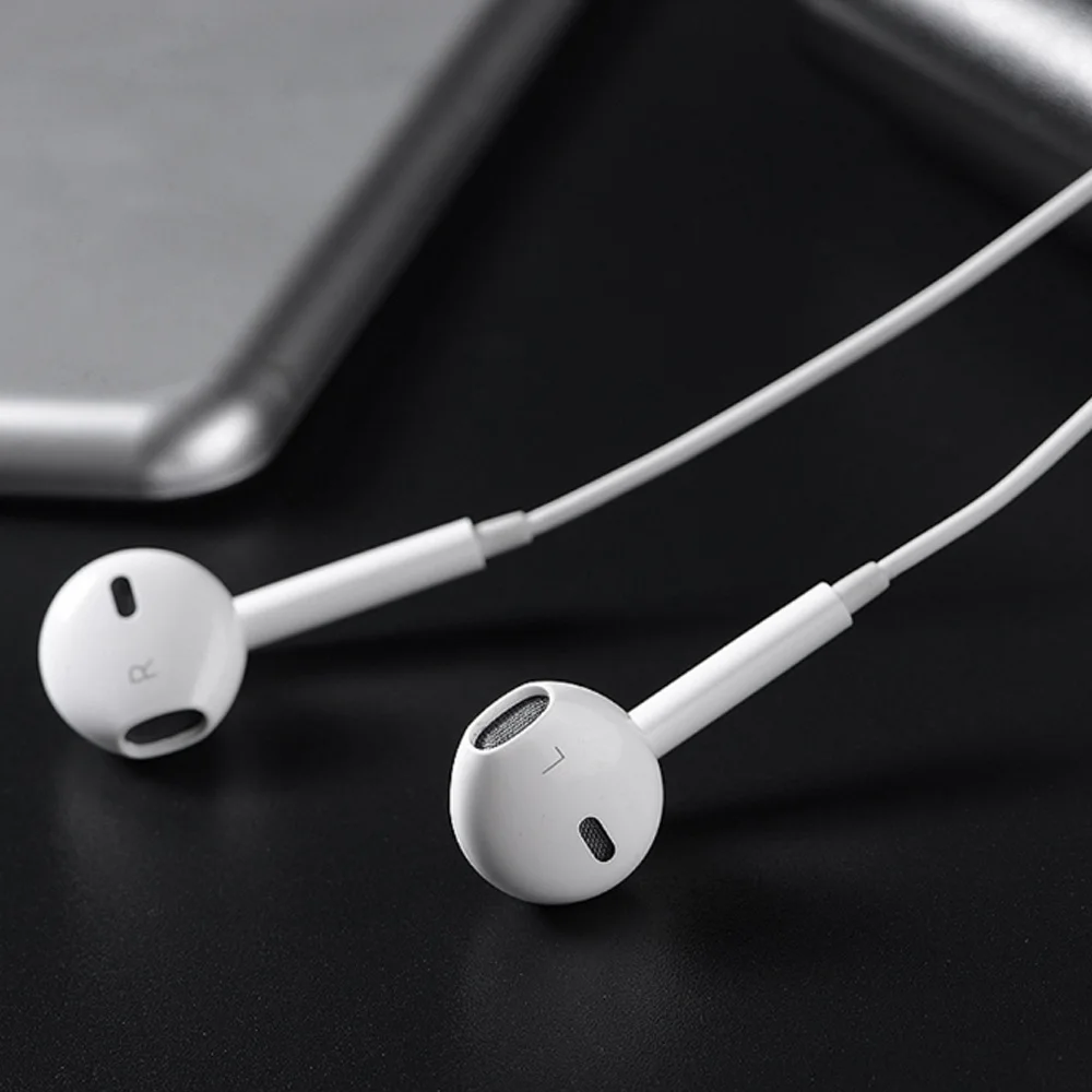 Universal Sports earphones 3.5mm In-Ear Wired Earphone Earbuds Stereo Headphones With Mic for Samsung huawei Xiaomi iPhone 6