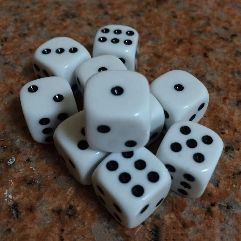 10Pcs New Arrival Funny 16mm Acrylic Round Corner Dice 6 sided Die Portable Table Games Party Family Kids Tool Dice