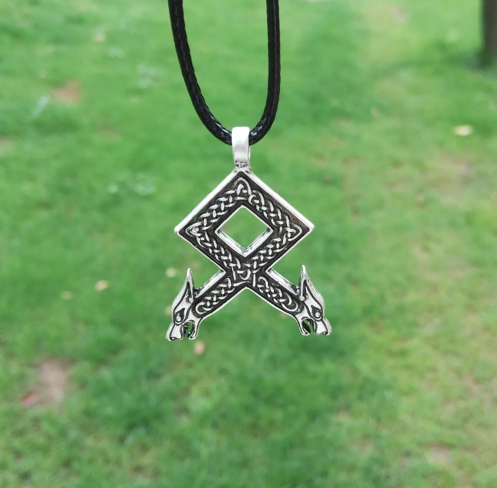 

LANGHONG 1pcs Norse Vikings Rune pendant Necklace Odal with Wolf Heads Norse Vikings Runes Runic Pendant Necklace 25*38mm