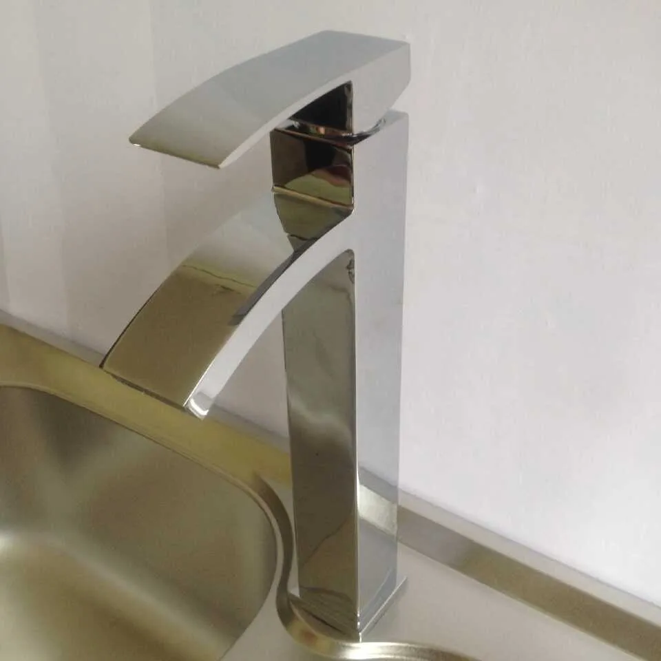 

Single-hole hot and cold basin faucet