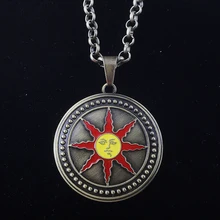 Sg venda quente dark souls 3 sol sollar emblema colares cebola cavaleiro logotipo pingentes chaveiro para mulheres saco de carro cosplay jóias