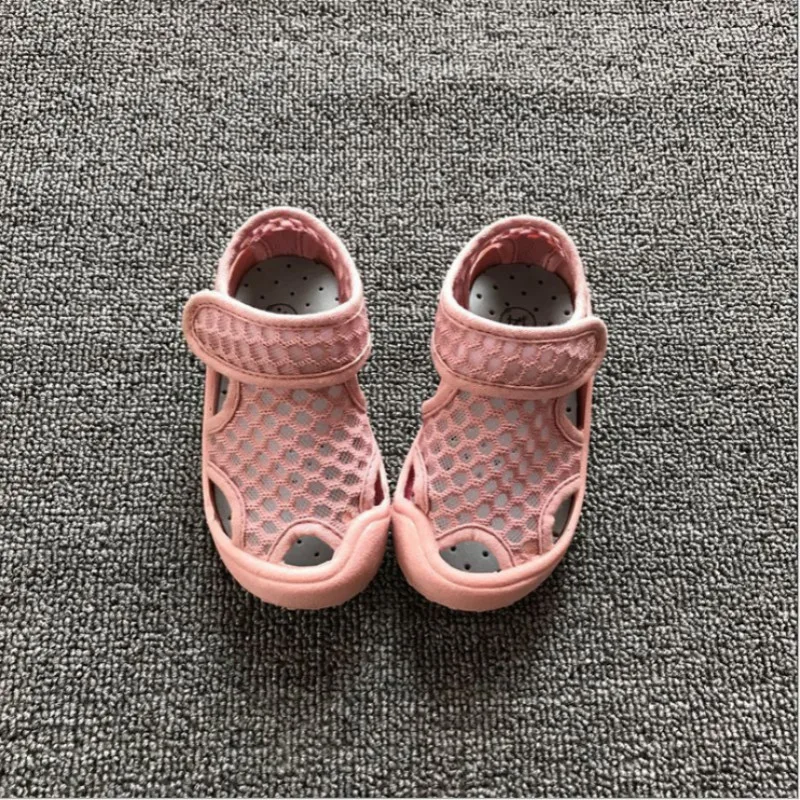 Летняя модная детская обувь; сетчатая дышащая обувь для мальчиков и девочек; детские кроссовки для маленьких мальчиков и девочек; открытые водонепроницаемые сандалии - Цвет: Розовый