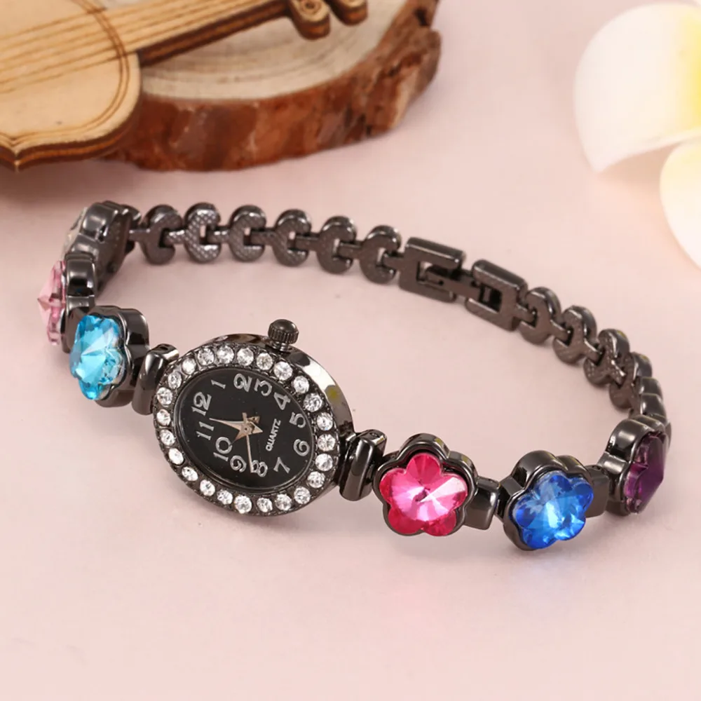 

Women Round Full Diamond Bracelet Watch Analog Quartz Movement Wrist Watch Girls Gold ladies Hot Sale Flowers Dress ChristmasA20