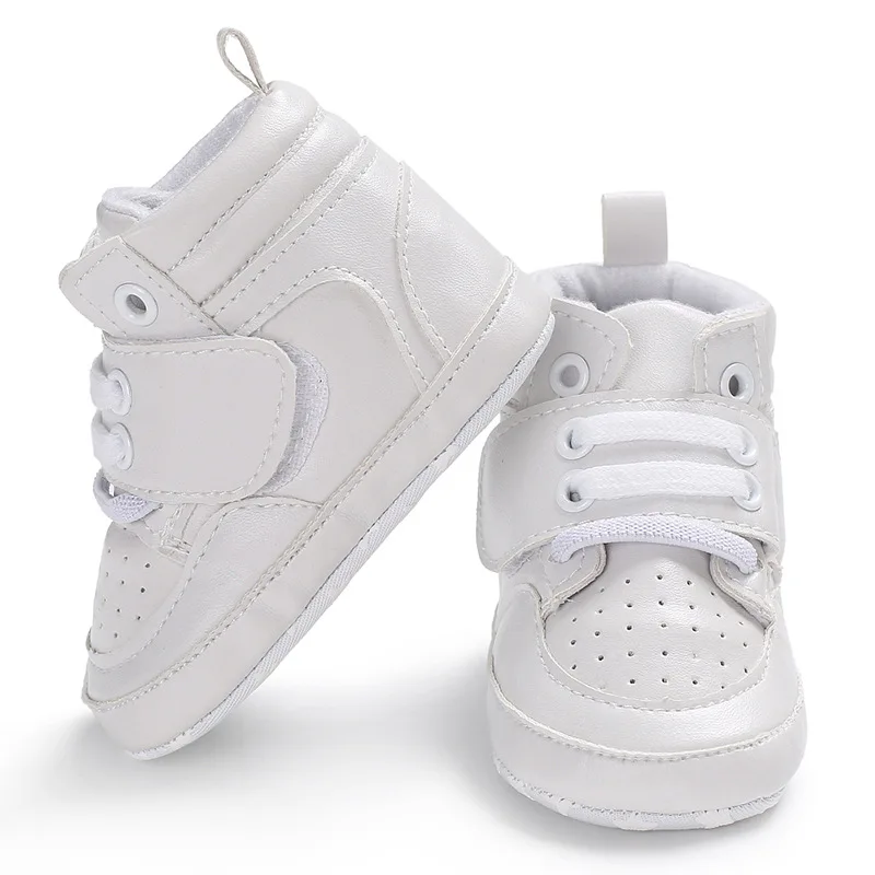 Новая обувь для новорожденных мальчиков и девочек Теплые ботинки с мягкой подошвой Нескользящие кроссовки из искусственной кожи дышащие одноцветные Первые ходунки 0-18 м
