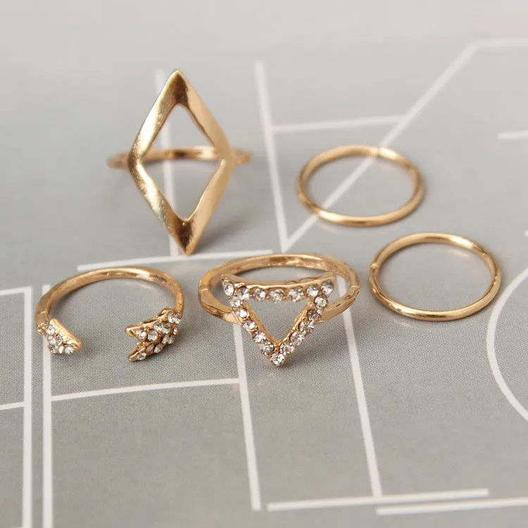 

European and American fashion joker set crystal arrowhead triangular joint 5 sets of rings wholesale