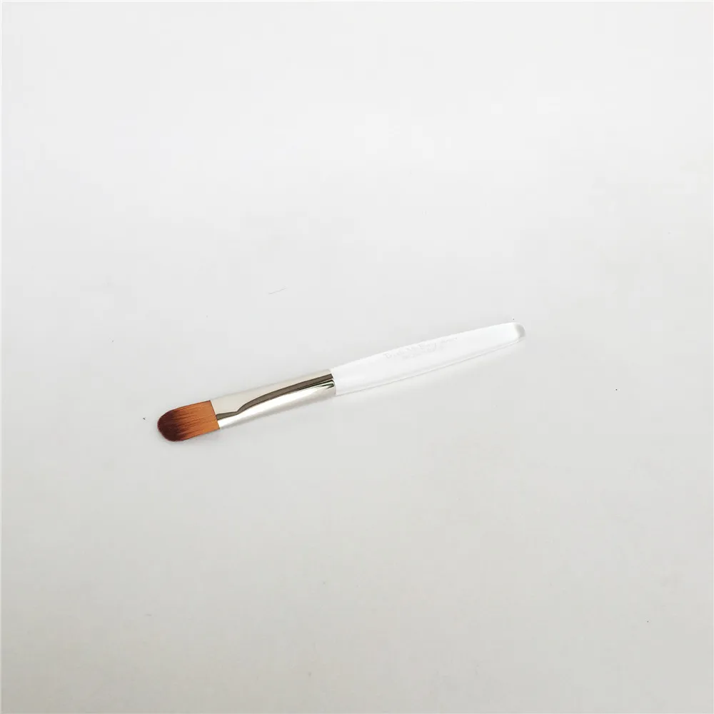 Trish McEvoy BRUSH 66 CREAM BLENDER _ 6