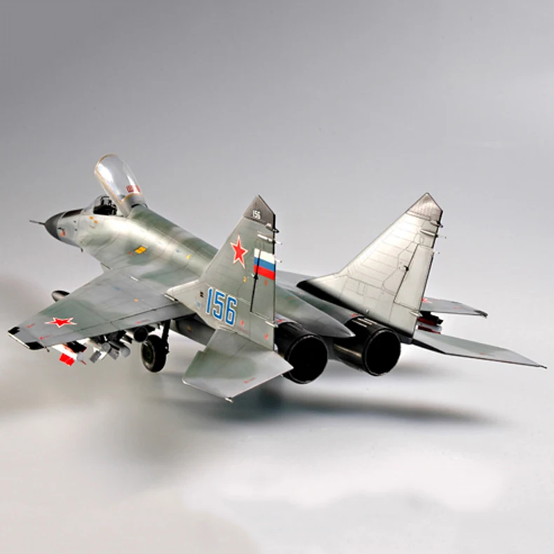 MiG-29M "Pivot" Истребитель 02238 1/32 масштаб
