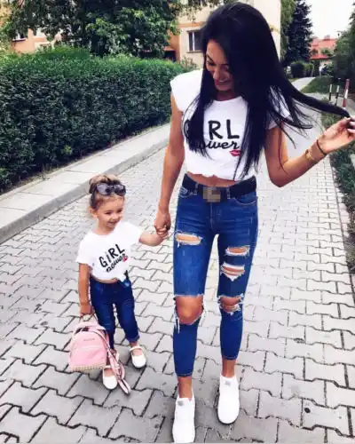 blue t shirt outfit women's