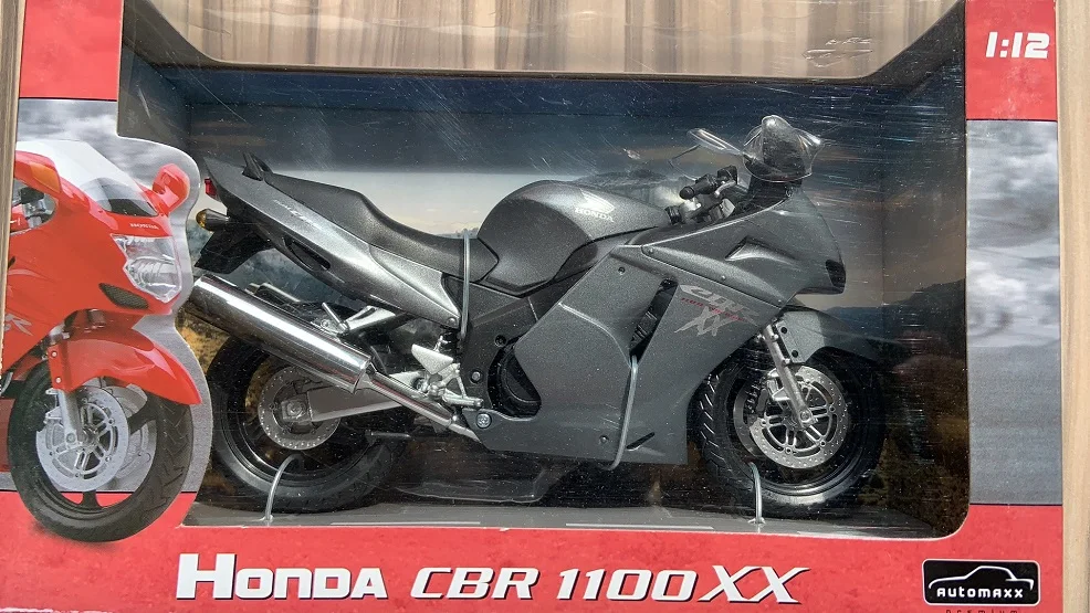 

AOSHIMA 1:12 HONDA CBR1100XX MOTORCYCLE BIKE DIECAST MODEL NEW IN BOX