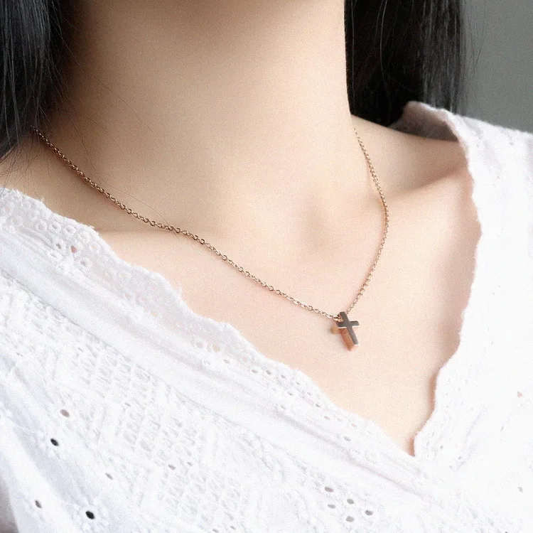 

D&Z Rose Gold Color Tiny Cross Pendant Necklace For Lady Holiday Beach Statement Fashion Jewelry Gift 2019