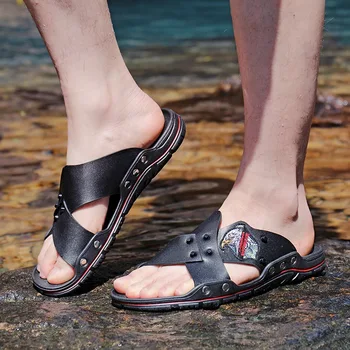 

2019 Summer New Slippers Pu Leather Men's Rivet Sandals Fashion Word Drag Beach Shoes Soft Bottom Non-slip Sandals