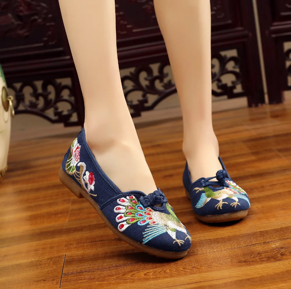 Veowalk/женские джинсовые балетки на плоской подошве с вышивкой павлина; балетки в стиле «Старый Пекин»; удобная обувь с вышивкой в китайском стиле