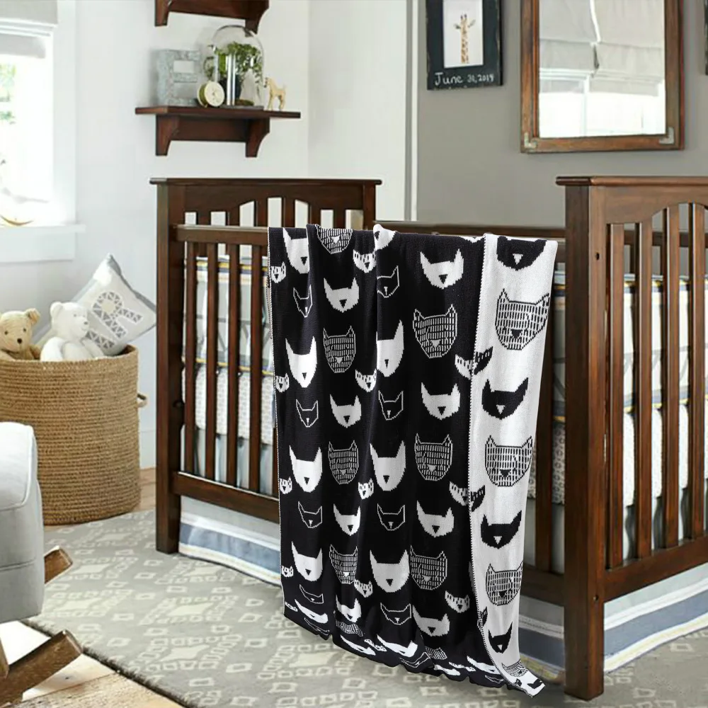

2015 New black white home textile blankets,100% cotton Thread Blanket,size110x130 black white cat printing kids knitted blanket