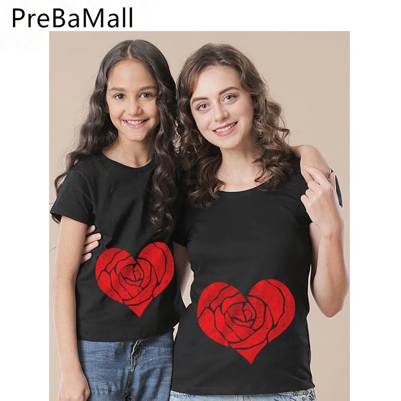 

Family Matching Outfits Mother Daughter Clothes Heart Print Tops Mommy And Me T shirts Mom Baby Girl Clothing C43
