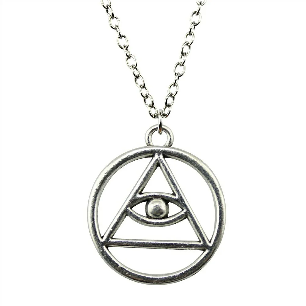 

WYSIWYG 32x28mm Religious Triangle Horus Eye Necklace, Vintage Horus Eye Pendant Necklace Jewelry Gift For Women Dropshipping