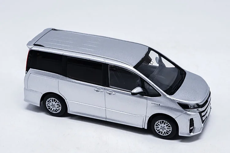 Завод 1:30 Toyota NOAH MPV Игрушечная машина из сплава игрушки для детей литой модельный автомобиль подарок на день рождения