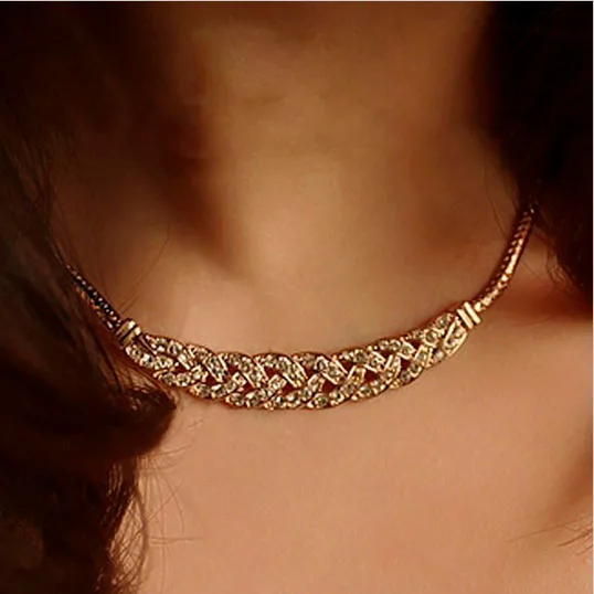 

KUNIU Band Classic Designer Clavicle Chain Vintage Gold Choker Collar Statement Leaf Crew Waltz Bib Short Necklace For Lady Gift