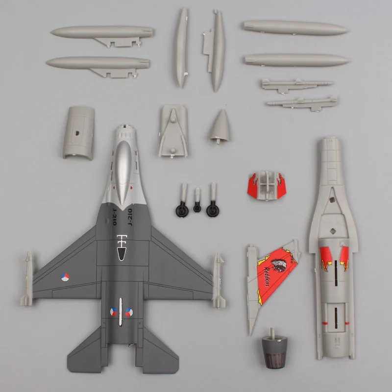 1:100 весы Revell оснастки знаменитостей F16 Fighting Falcon P-51 Mustang Spitfire A-10 Thunderbolt военный самолет воздушное судно истребитель модельная игрушка