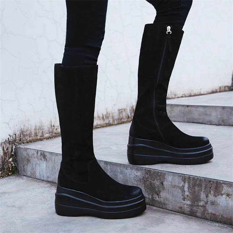 FEDONAS/женские сапоги до колена на высокой танкетке в стиле панк; сезон осень-зима; повседневная обувь на высокой платформе; женские высокие теплые сапоги
