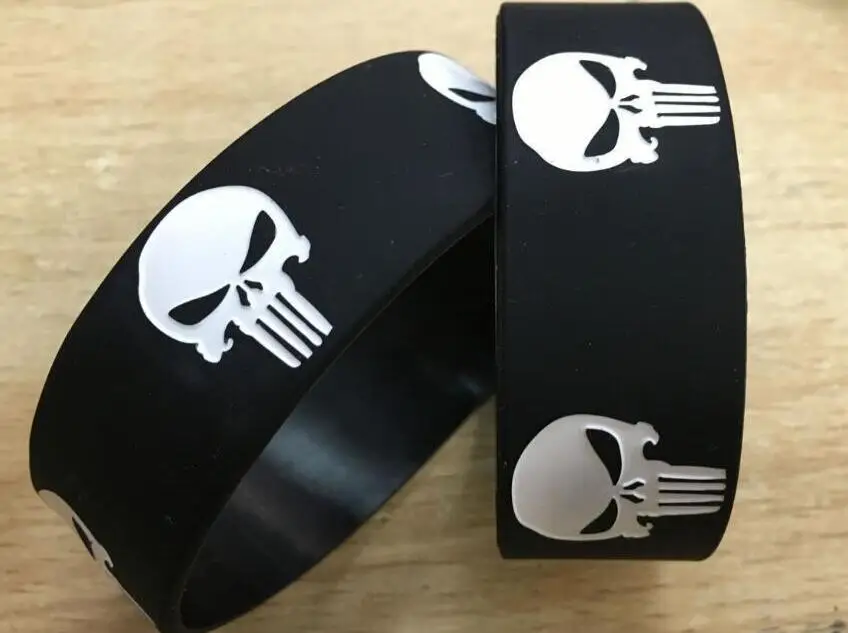 

New lot 50 pcs Mix anime Popular Punisher Skull black Wristband Silicone Promotion Gift Filled In Color Bracelet Creative Gifts