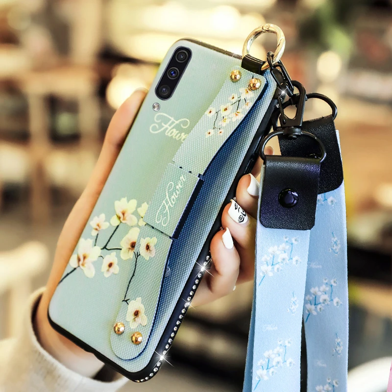 

Wrist Strap Case For Samsung A50 A30 A70 M20 M10 Case Stand Holder Phone Case for Samsung Galaxy J4 J6 A7 2018 Case With Lanyard