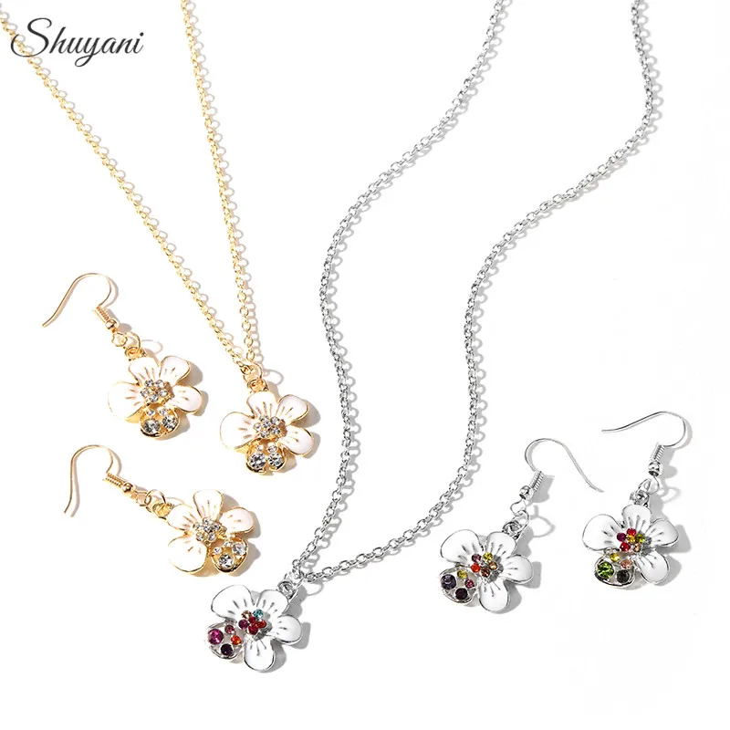 

2018 New Arrival Female Costume Jewelry Set Flowers Charm Necklace Pendant Earrings for Women Bridal Wedding Jewelry Brincos