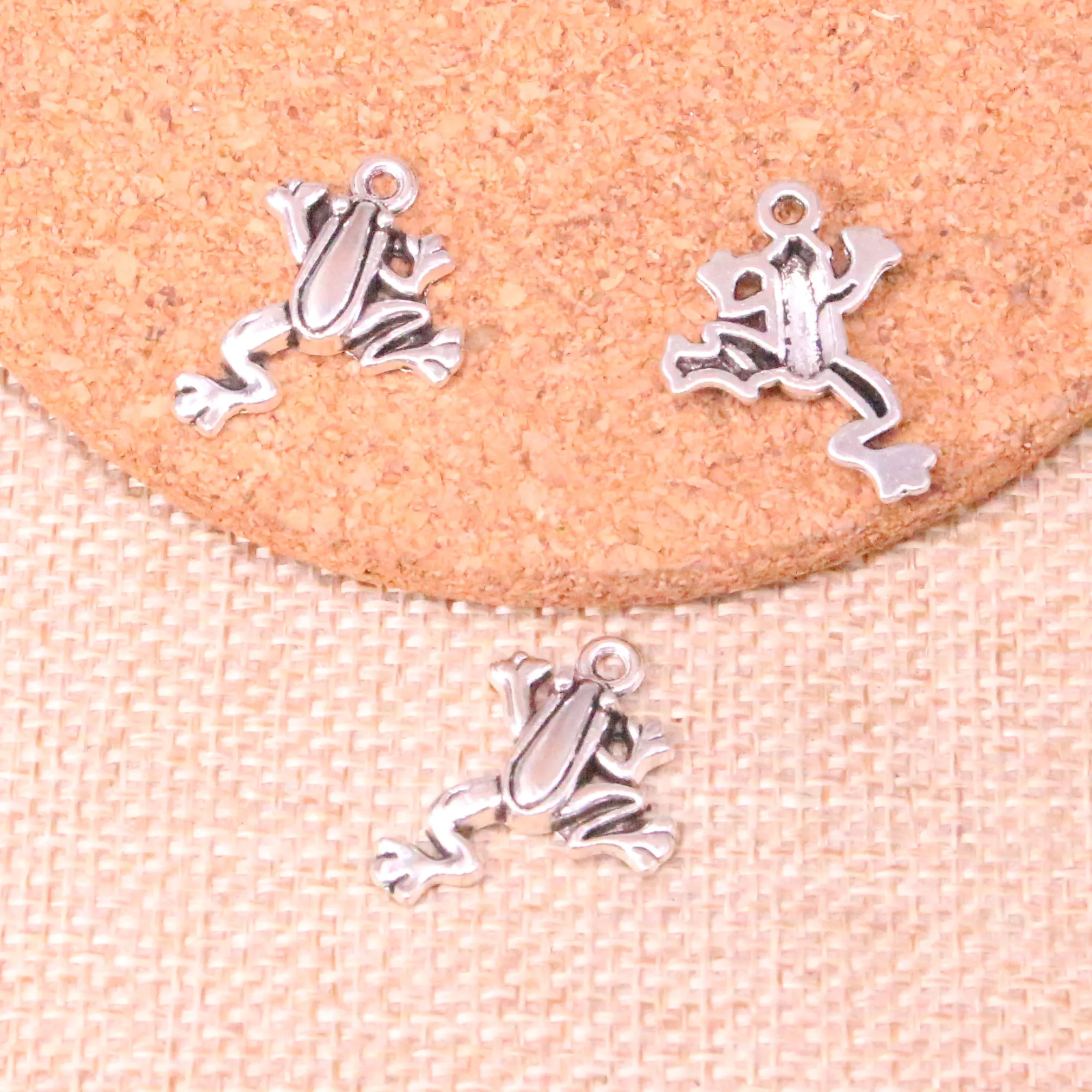 25pcs Frog Charms Tibetan Silver Plated Pendants Antique Jewelry Making