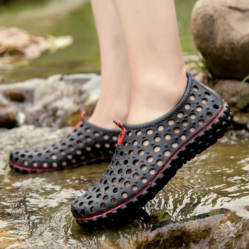 

DUDELI Men's Summer Hollow Out Breathable Beach Sandals Casual Outdoor Slippers sandals men male 2018