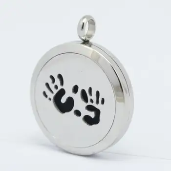 

2016 New 30mm Stainles Steel Baby and Mom Hands Round Aromatherapy/Essential Oil Diffuser Perfume Locket Pendant (Without Chain)