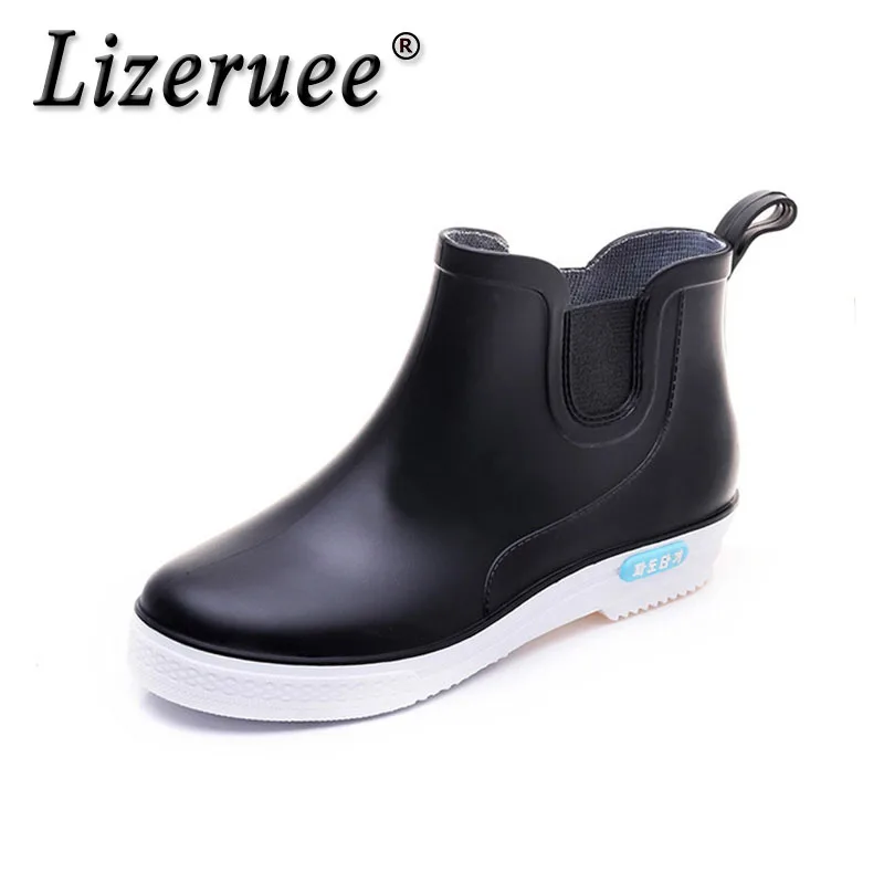 

Lizeruee Men Rubber Rain Boots Fashion Black Chelsea Boots Casual Lovers Botas Slip-On Waterproof Ankle Boots Moccasins CS474