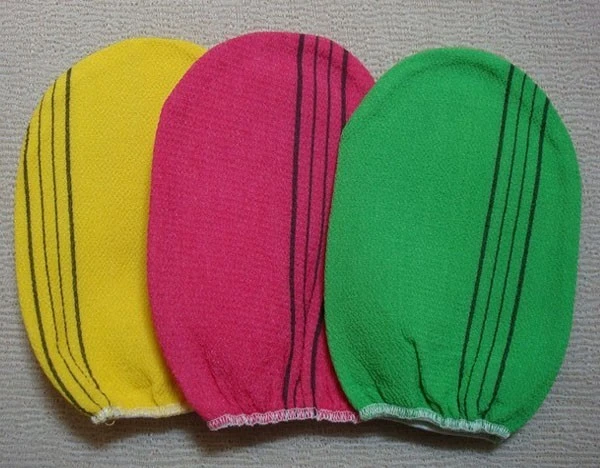viscose exfoliating mitt