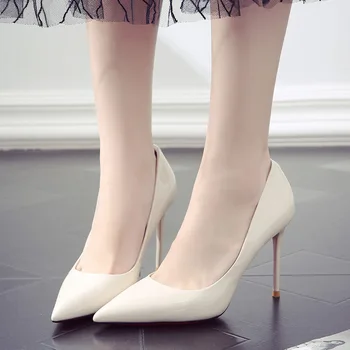 

Black pointed high heels women's beautiful matching professional single shoes wild shallow mouth women's shoes 2019 spring new.