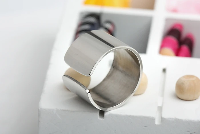 

free shipping Master's sun titanium steel silver personality wide 1.2cm open c big size can be adjusted women's ring