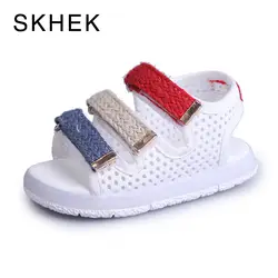 Skhek для маленьких загорается светодиодный обувь мальчик Платье для девочек сандалии Обувь летняя модная одежда для девочек Новинка для