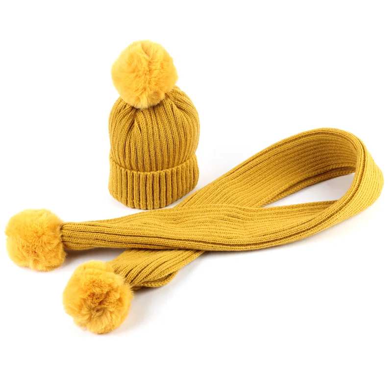 Детский зимний комплект из шапочки и шарфа для детей 0-3 лет, теплая вязаная громоздкая шапочка с меховым помпоном для мальчиков и девочек, двойной шарф с помпонами - Цвет: Yellow