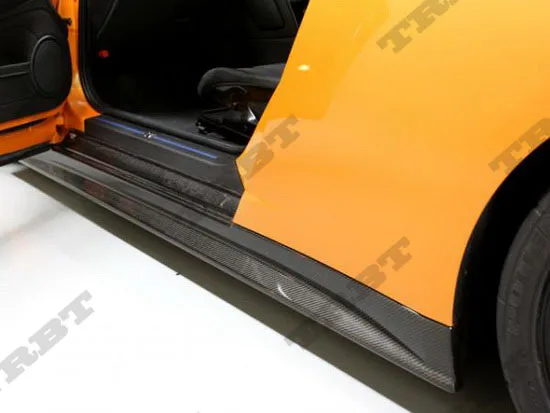 2009-2011 Nissan Skyline Gtr R35 Zele Side Skirts