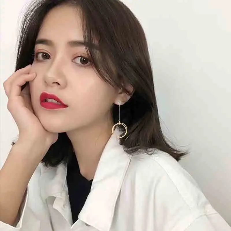 

Korean Style Elegant Temperament Earrings Silver Gold Circle Round Drop Earrings For Women Summer Long Kpop Rhinestone Earrings